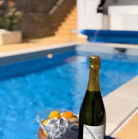 Belle Maison Avec Piscine Chauffee Villa