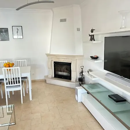 Belle Maison Avec Piscine Chauffee *