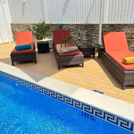 Belle Maison Avec Piscine Chauffee * Αλμπουφέιρα